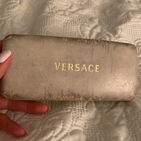 Versace sunglasses 😎 - Picture 7 of 9